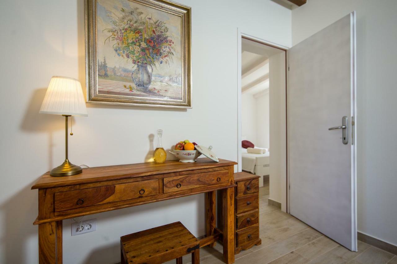 House Jozefina With Pool Lägenhet Rovinj Exteriör bild