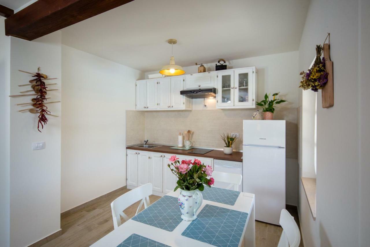 House Jozefina With Pool Lägenhet Rovinj Exteriör bild