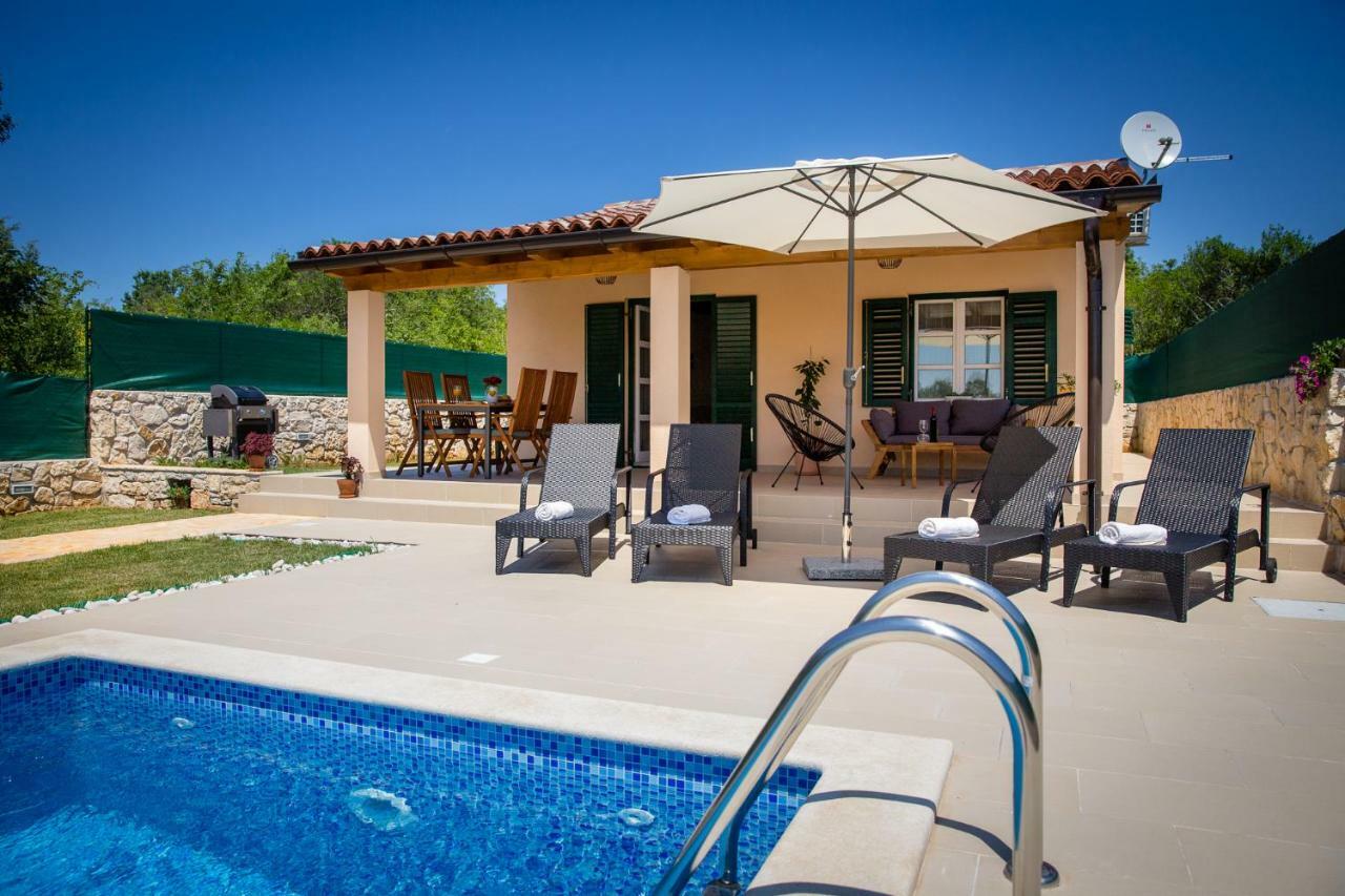 House Jozefina With Pool Lägenhet Rovinj Exteriör bild